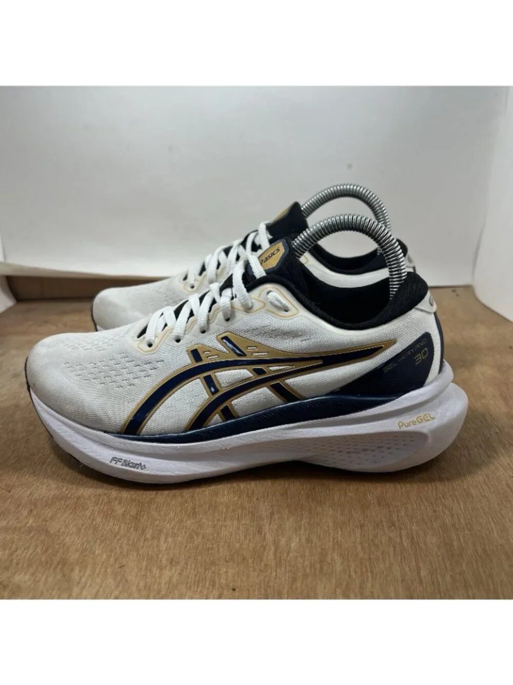 ASICS Gel Kayano 30 Anniversary women Size 7 Shoe 1012B577-100 White/Deep Ocean